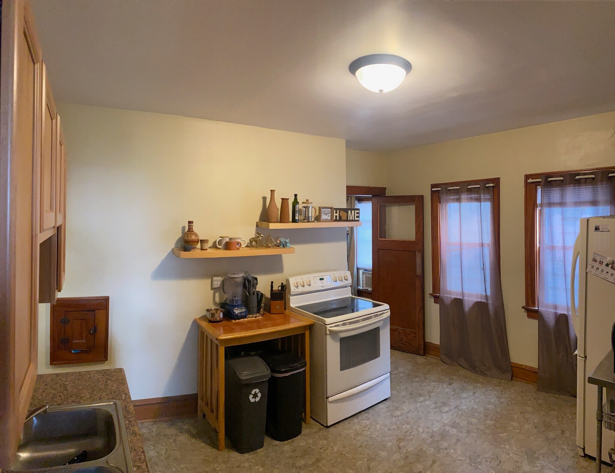 Kitchen - 3449 N Booth St