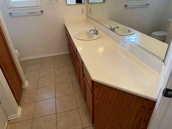 Building Photo - 4 bedroom in Tracy!