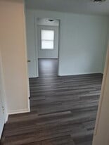 Building Photo - 24 Elliott St