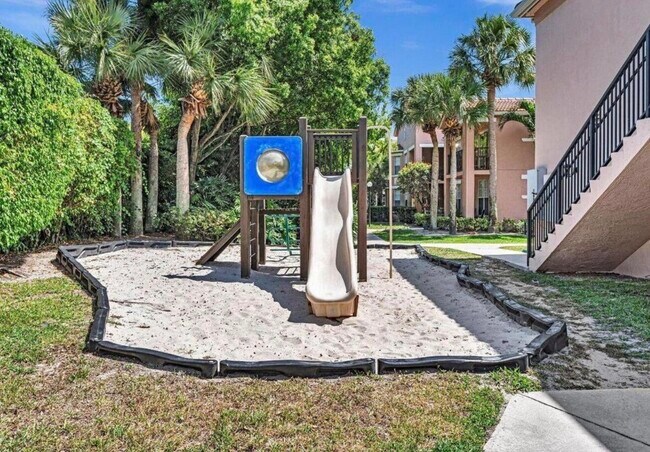 Building Photo - 1910 Belmont Pl