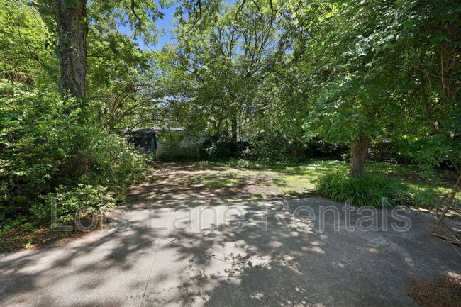 Building Photo - 2043 Wappoo Dr
