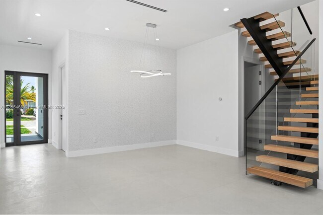 Building Photo - 1320 NE 16th Ave