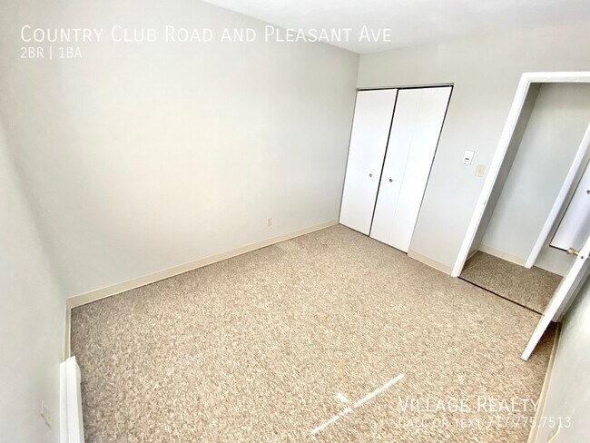 Building Photo - 609 Country Club Rd