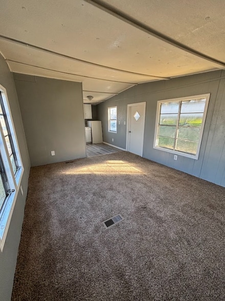 Building Photo - 100 Hidden Valley Dr