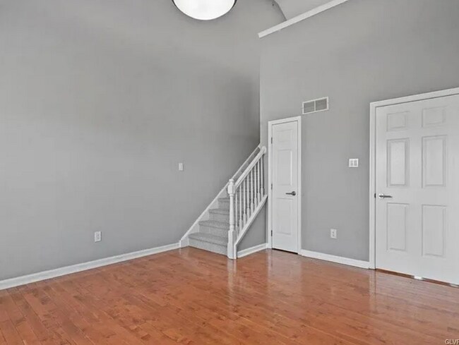 Building Photo - 54 Lower Ridge View Cir