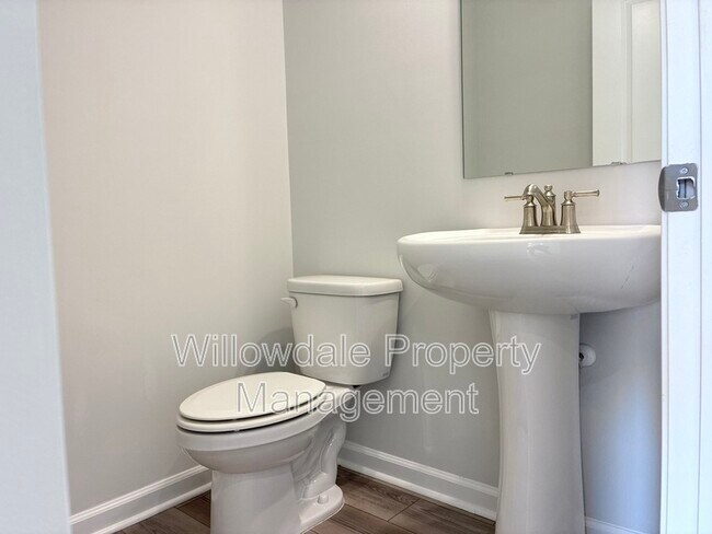 Building Photo - 866 McKenzie Pk Ter