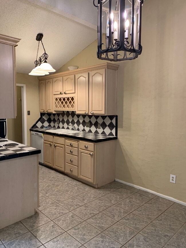 Building Photo - Cute duplex in NW Lubbock
