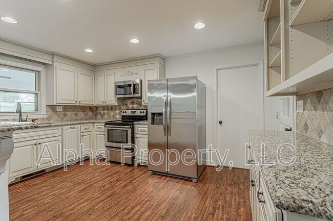 Building Photo - 109 Roberts Cir