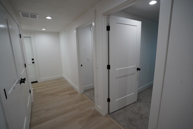 Building Photo - 428 S 975 W