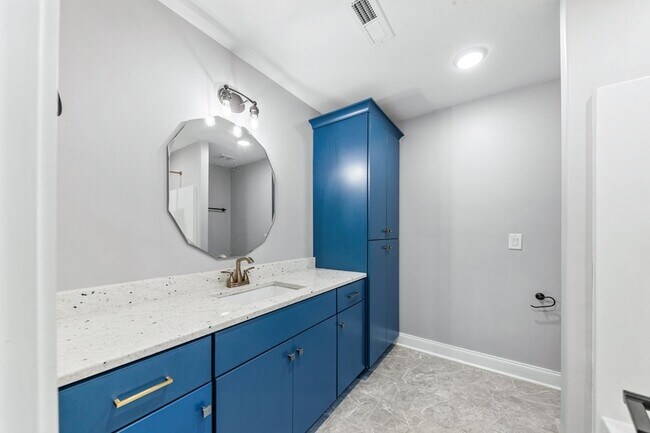 Building Photo - 601 Joyce Ave