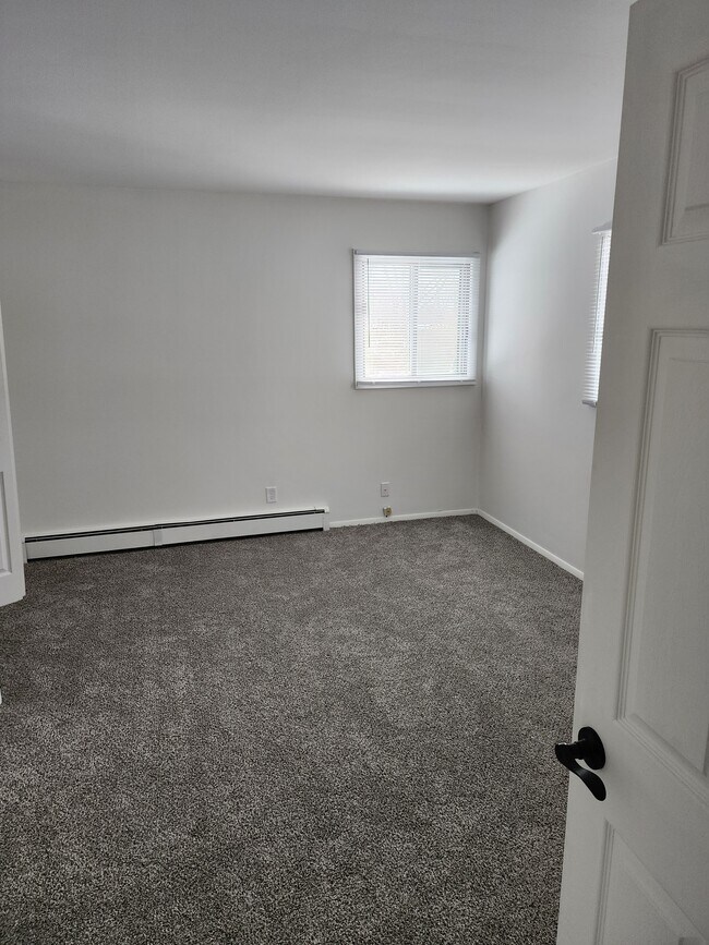 Building Photo - 1864 Murphy Woods Rd