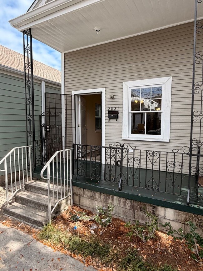 Building Photo - Newly Renovated 1BD/1BA with Washer/Dryer and shared backyard