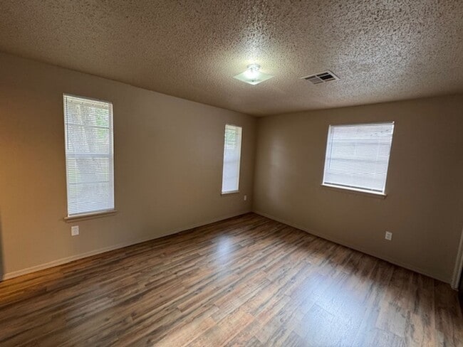 Building Photo - All brand new inside! A true 4 bedroom in Moore Schools, no carpet, All luxury vinyl plank!