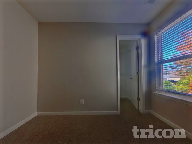 Building Photo - 316 Meadow Vista Ln