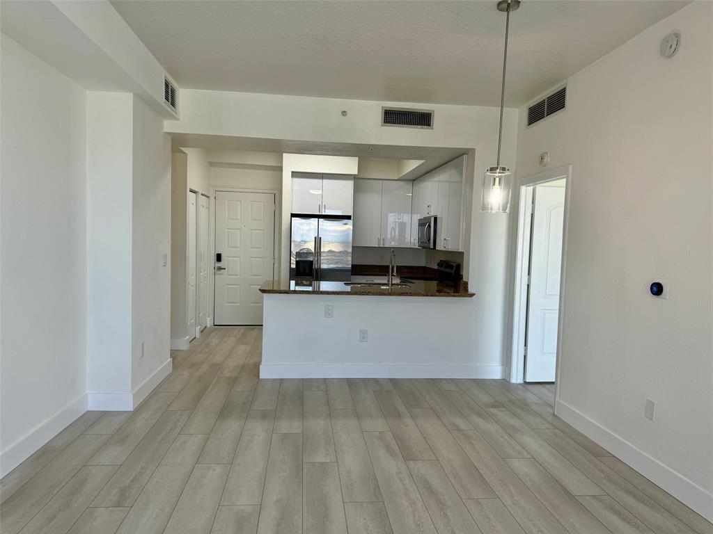 Building Photo - 1830 Radius Dr