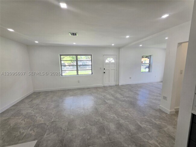 Building Photo - 760 NW 126th St