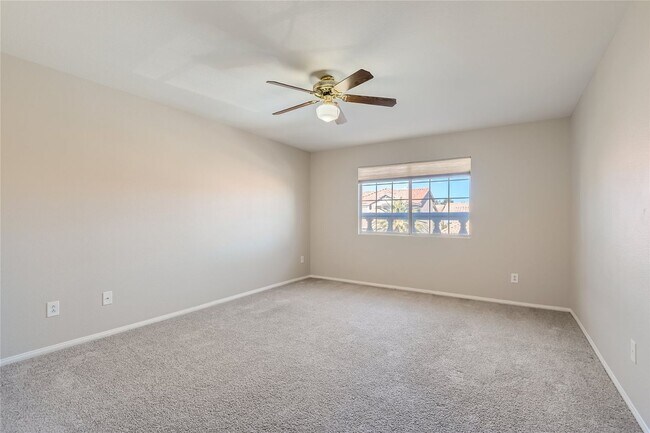 Building Photo - HUGE 5 Bedroom Home In Desert Shores with ...