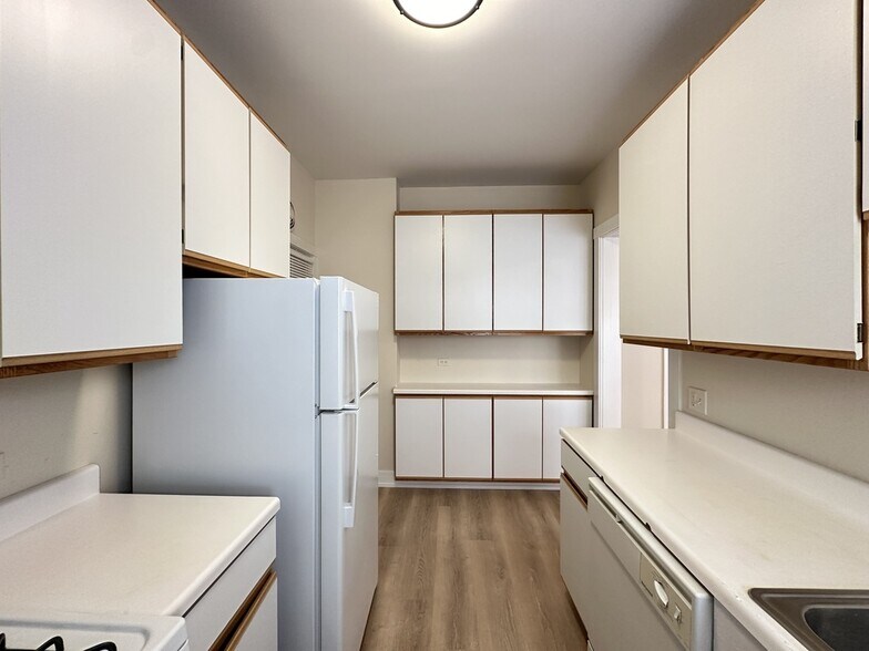 Building Photo - 1316 Oak Ave