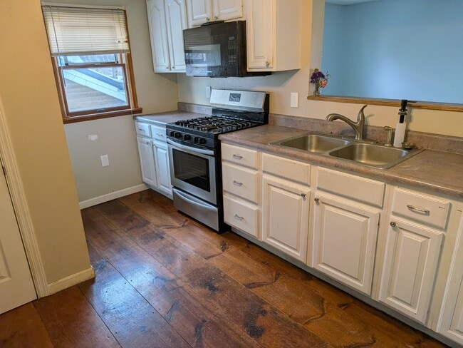 Building Photo - Three bedroom home in McDonald PA