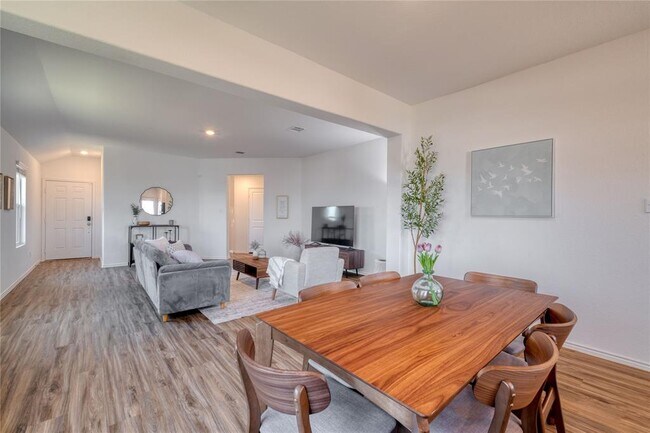 Building Photo - 3212 Ancira Pl