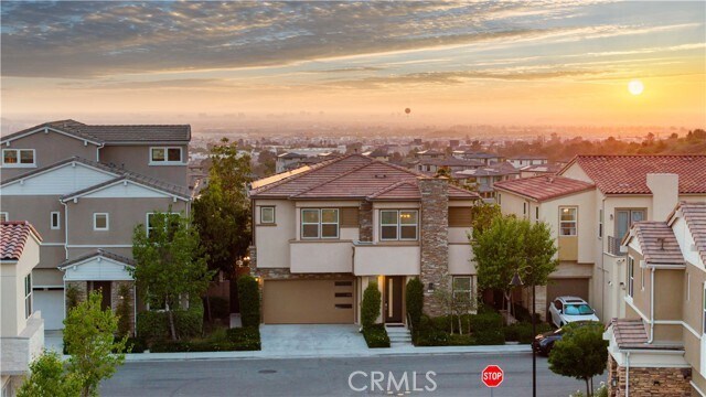 Building Photo - 545 Serrano Summit Dr