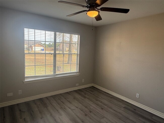 Building Photo - 140 Chuck Wagon