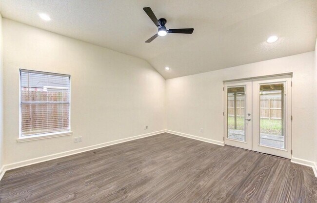 Building Photo - 16830 Scenic Gardens Dr