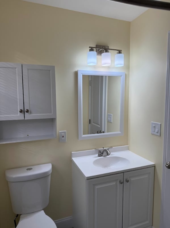 Building Photo - 1820 C St NE