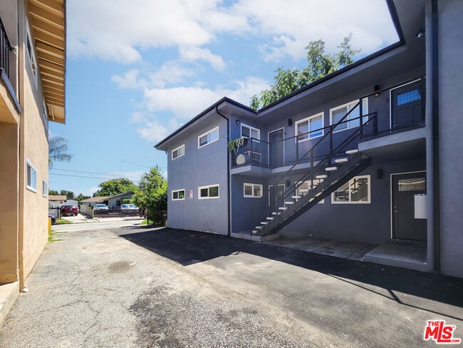 Building Photo - 2917 N Coolidge Ave