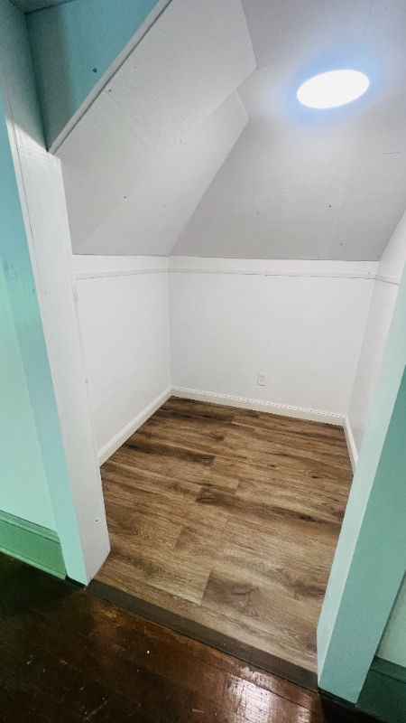 Building Photo - 812 Tyler Ave