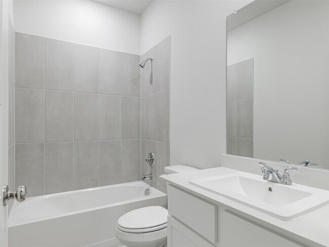 Building Photo - 1136 Del Rio Dr