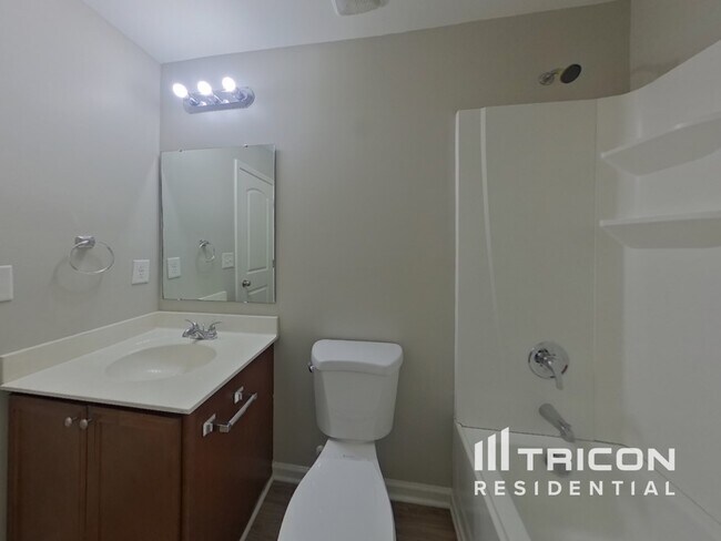 Building Photo - 6613 Pennacook Dr