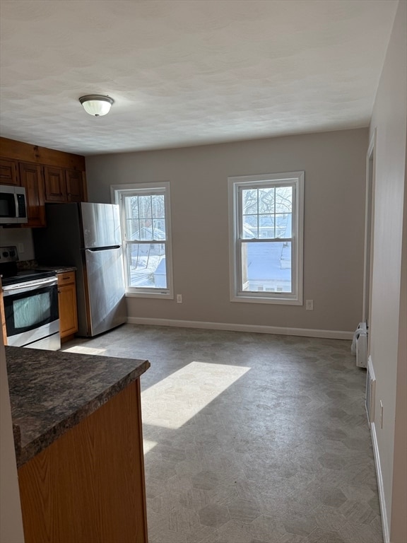 Building Photo - 9 Nashua St