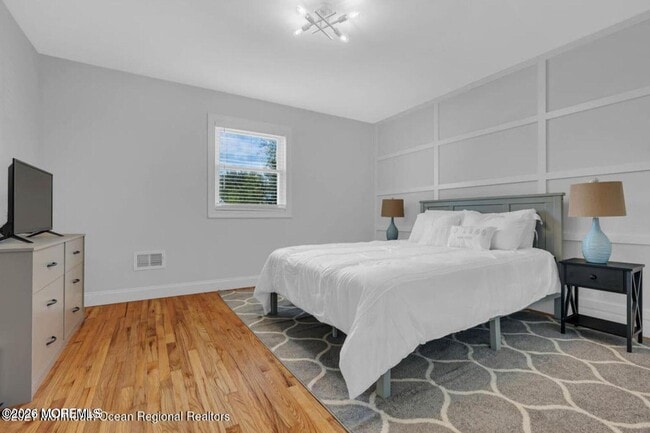 Building Photo - 1143-1145-1145 Roe Ave