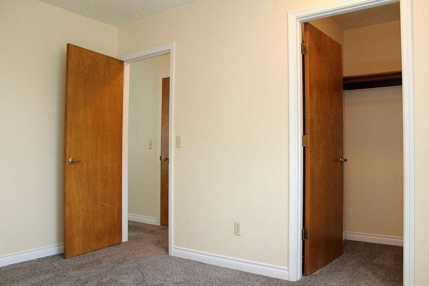 Building Photo - 3805-3805 SE Cesar Estrada Chavez Blvd