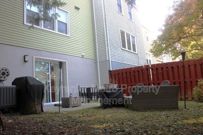 Building Photo - 201 Castleton Terrace