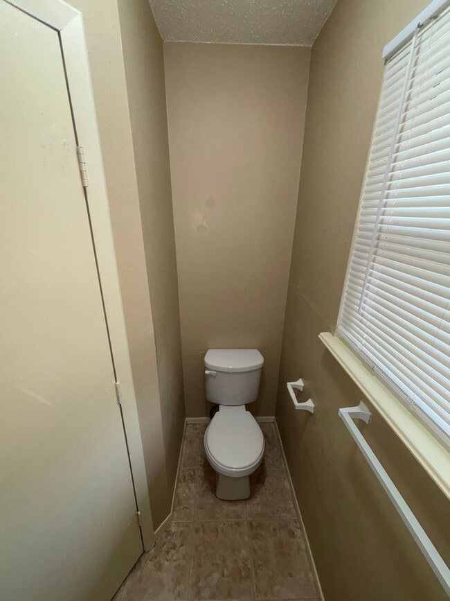 Building Photo - AVAILABLE NOW! 3 Bedroom 2.5 Bath in Lee's Summit MO $1,495.00