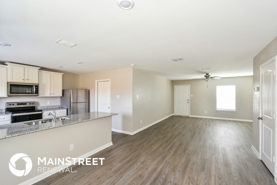 Building Photo - 3103 Begonia Bend