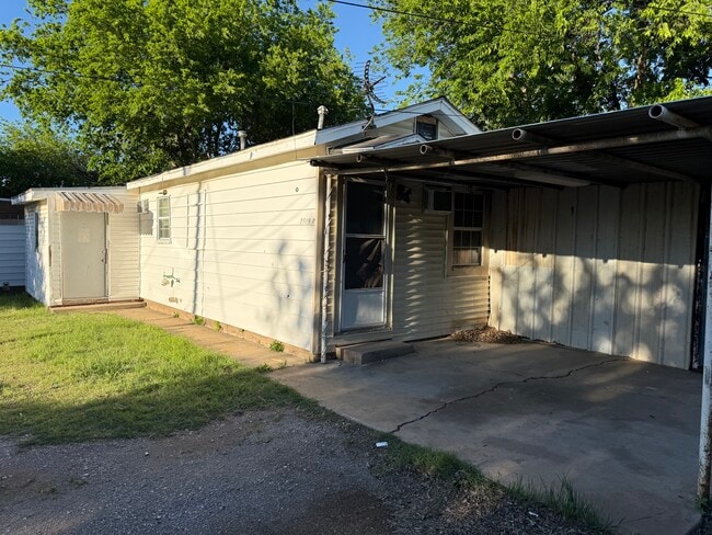 Building Photo - Lebanon rear