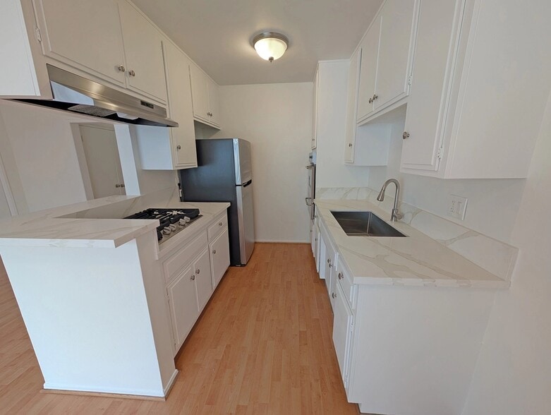 Building Photo - 3365 Keystone Av