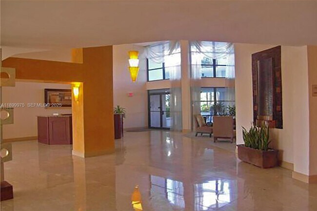 Building Photo - 400 Leslie Dr