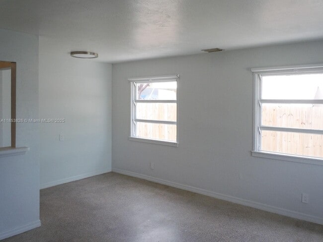 Building Photo - 2124 Taylor St