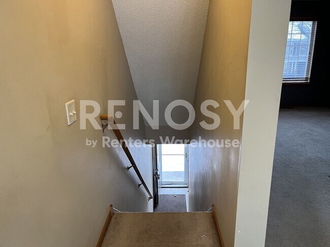 Building Photo - Available August 8 - 2 Bed/1.5 Bath Townhome in Prior Lake