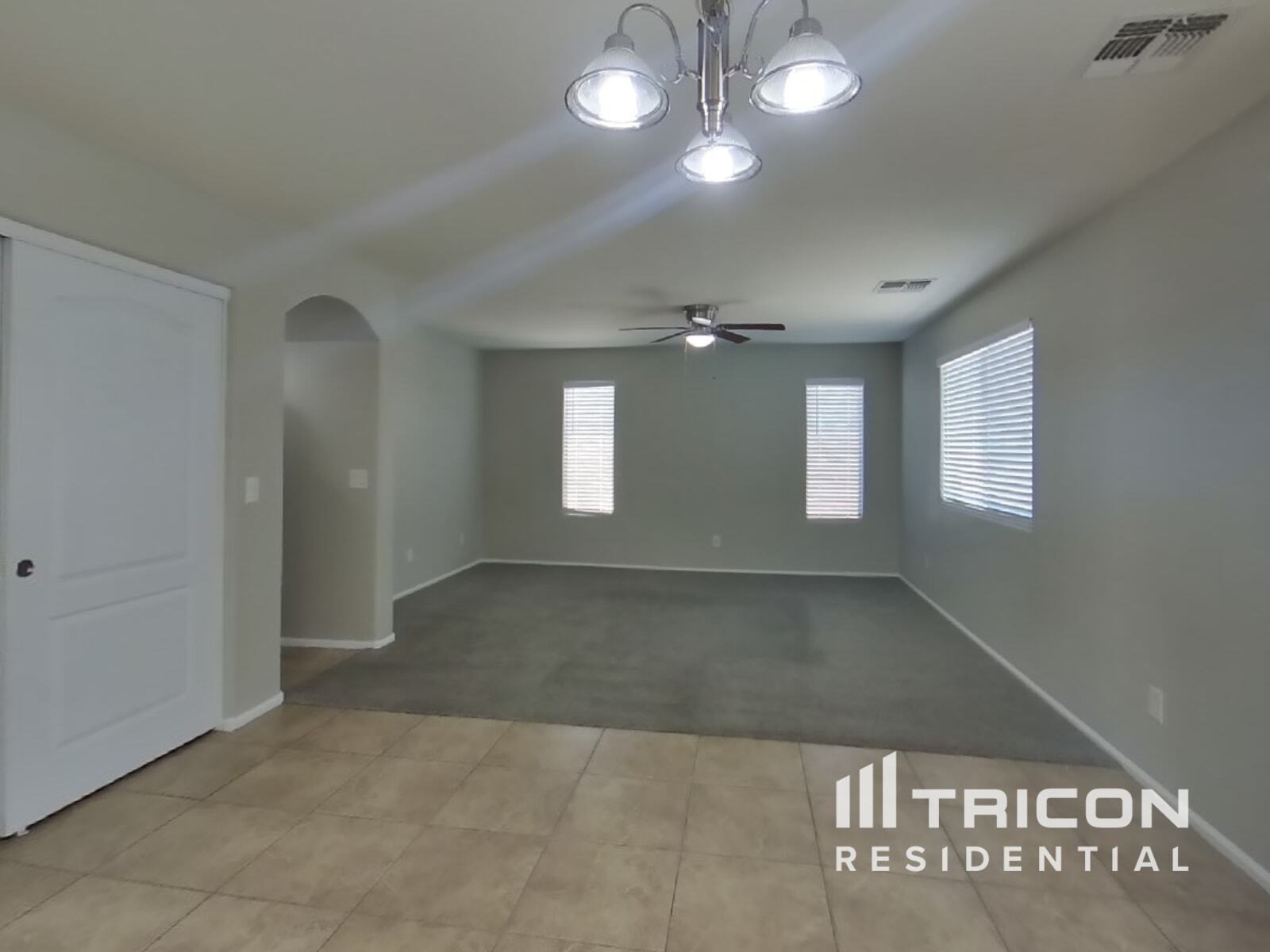 Building Photo - 930 W Mesquite Tree Ln