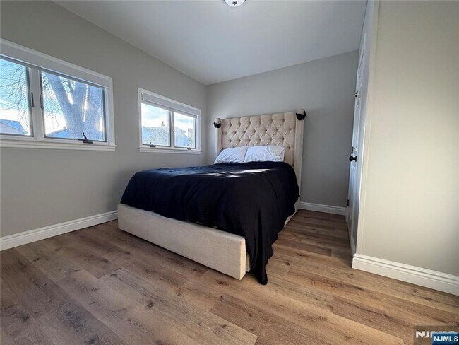 Building Photo - 200 Forest Ave