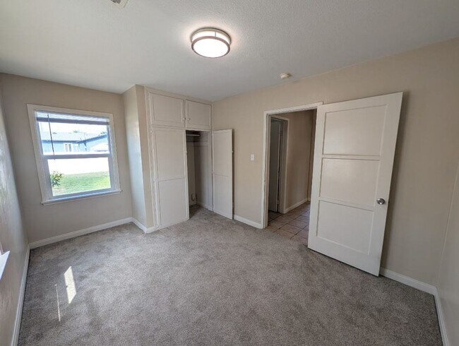 Building Photo - 4829 Gundry Ave