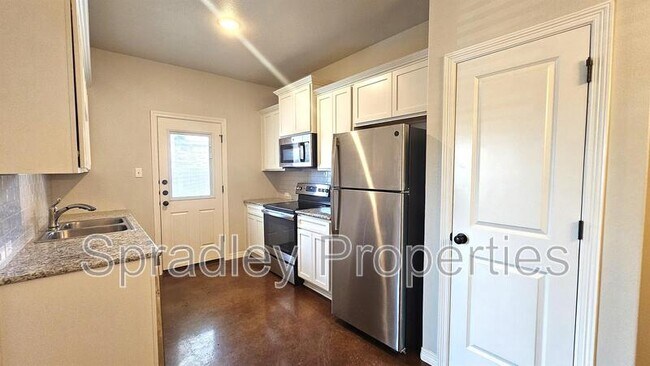 Building Photo - 202 Sparrow Cove