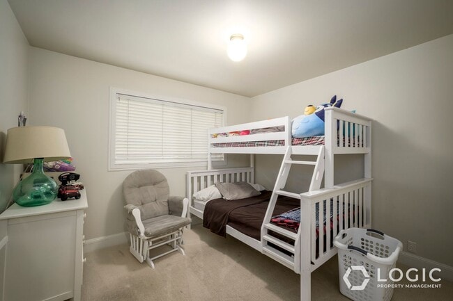 Building Photo - 3760 E Millstream Dr