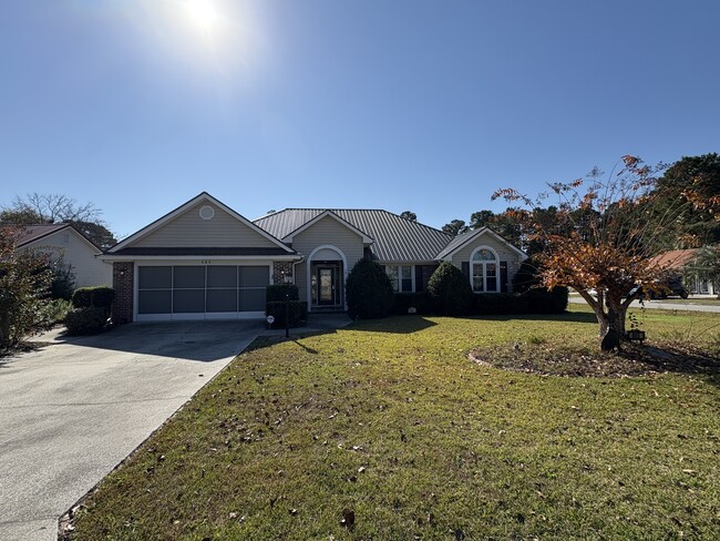 Building Photo - 886 Castlewood Dr