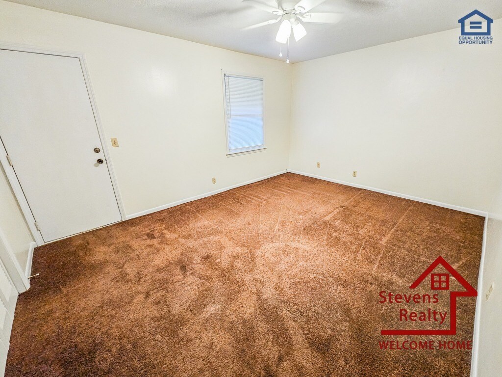 Building Photo - 117 Bybee Dr